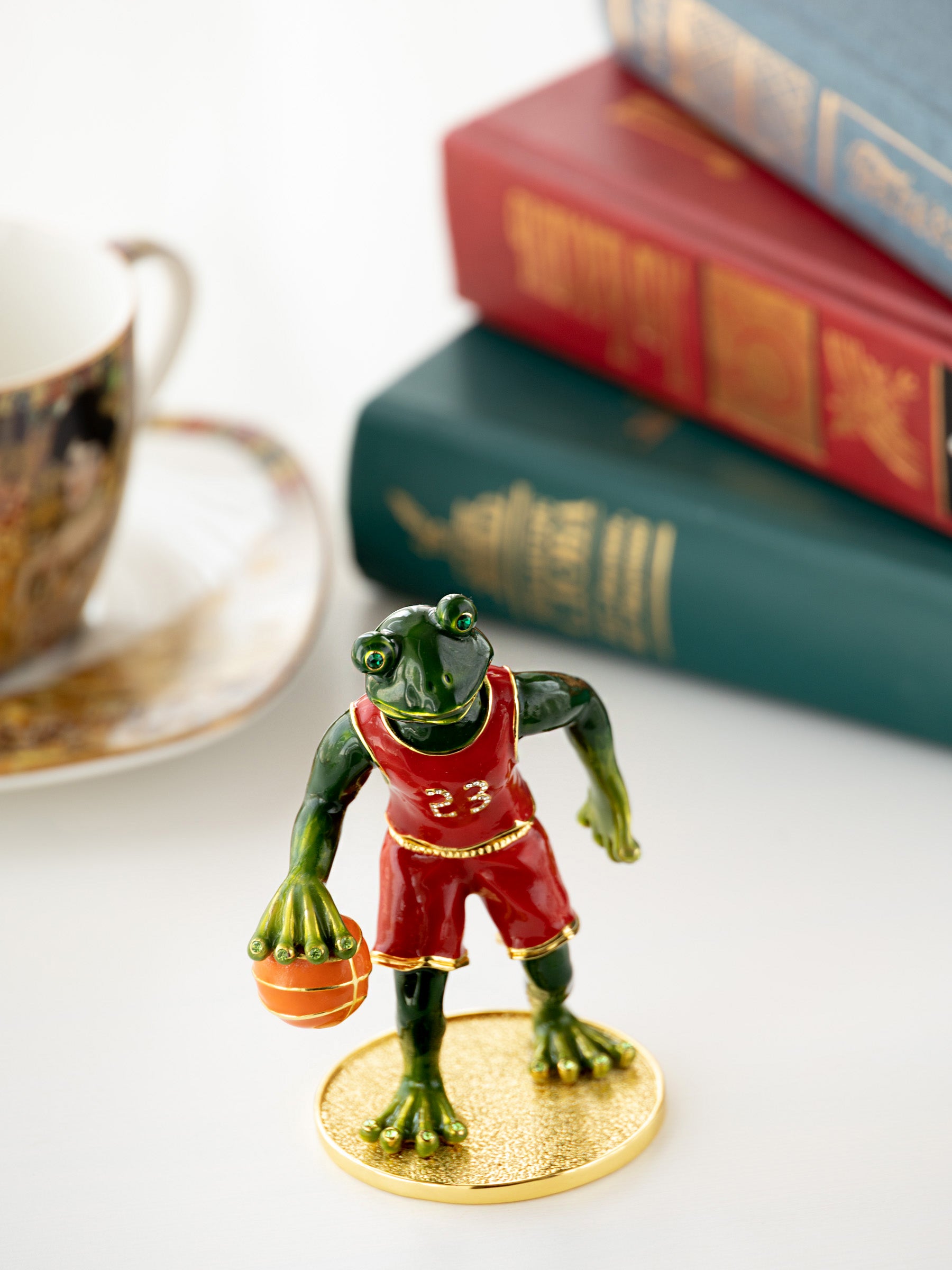 Frog Playing Basketball – Image 5
